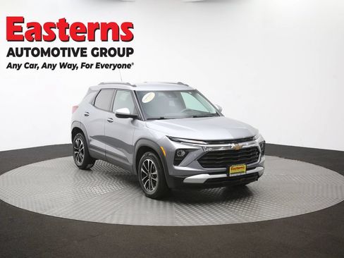 Used 2024 Chevrolet TrailBlazer LT FWD image 48