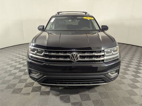 Used 2019 Volkswagen Atlas SEL Premium image 3