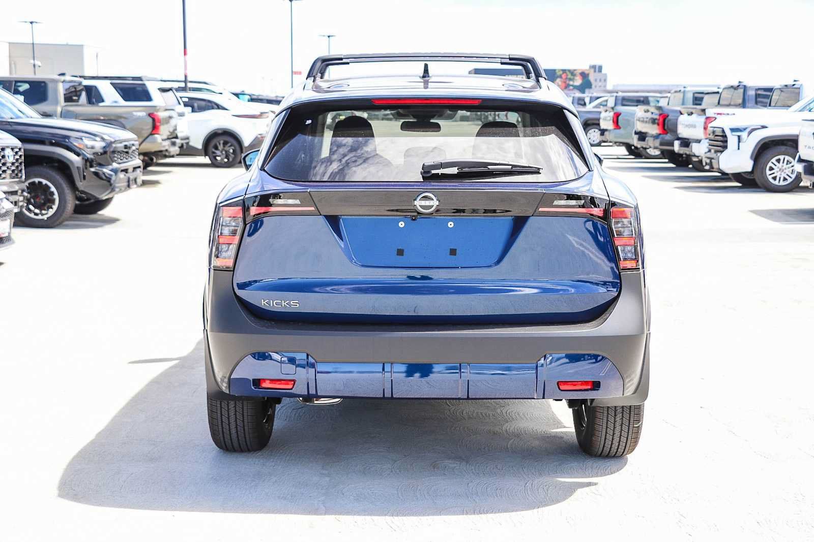 New 2027 Nissan Kicks SV FWD image 7