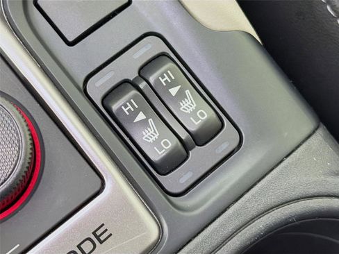 Used 2023 Subaru Forester Premium AWD/4WD image 21