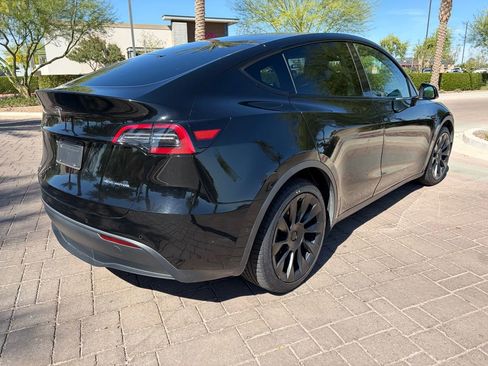 Used 2021 Tesla Model Y Long Range image 3