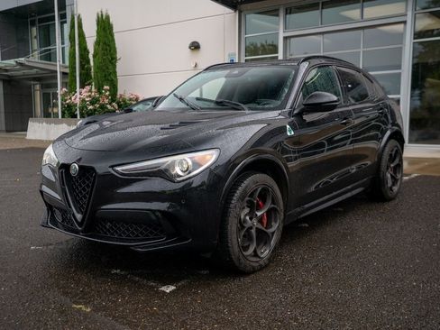 Used 2022 Alfa Romeo Stelvio Quadrifoglio w/ Active Assist Plus Package AWD/4WD image 17