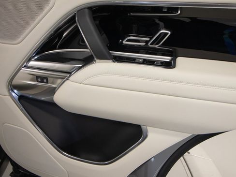 Used 2024 Land Rover Range Rover SE image 58