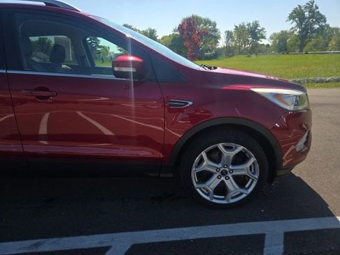 Used 2019 Ford Escape Titanium AWD/4WD image 4
