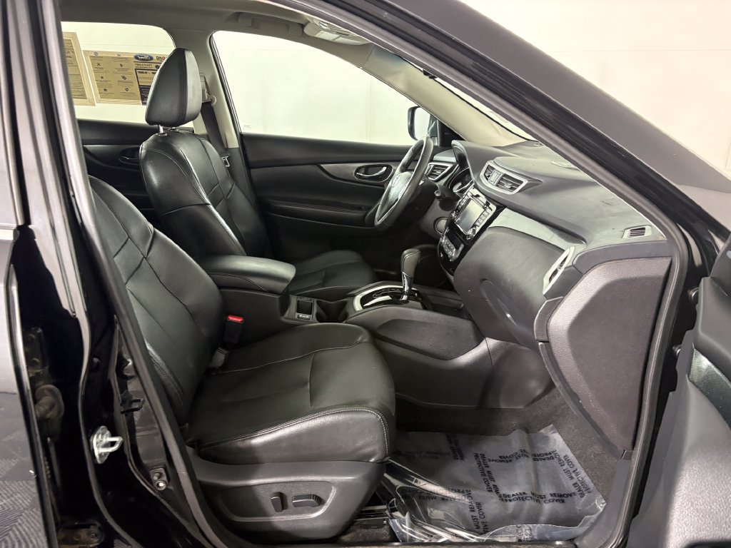 Used 2016 Nissan Rogue SL AWD/4WD image 34