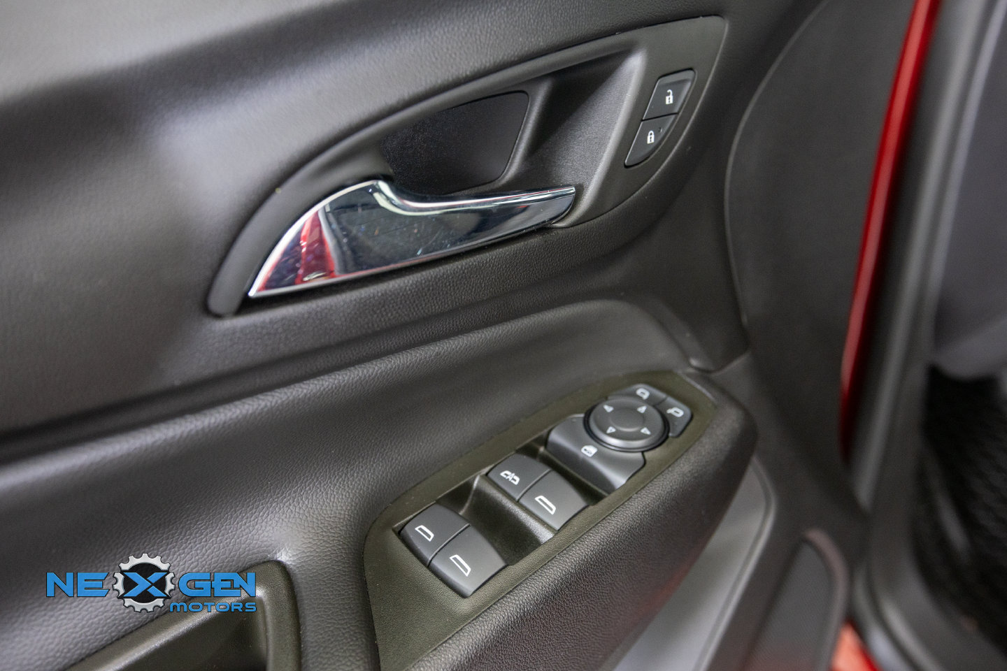Used 2024 Chevrolet Equinox LT FWD image 12
