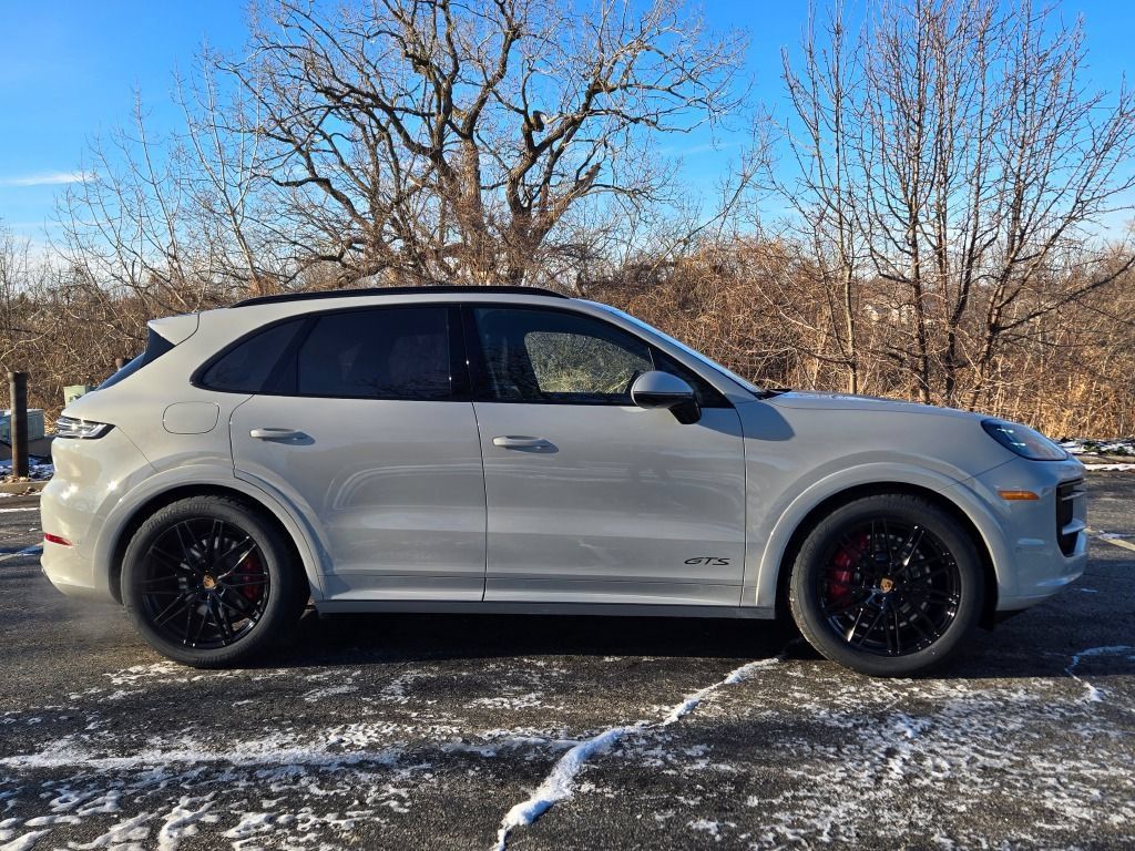 New 2026 Porsche Cayenne GTS AWD/4WD image 8