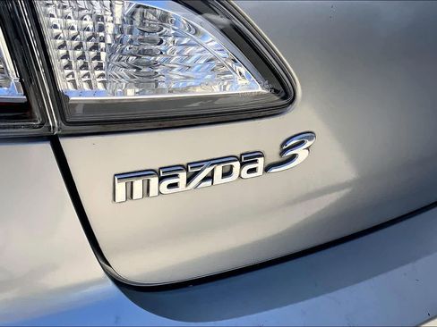 Used 2012 MAZDA MAZDA3 i Touring FWD image 8