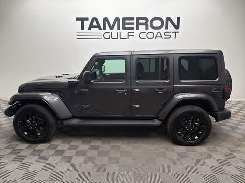 Used 2025 Jeep Wrangler Unlimited Sahara AWD/4WD image 6