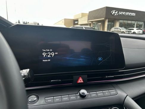 Certified 2025 Hyundai Elantra SEL image 24