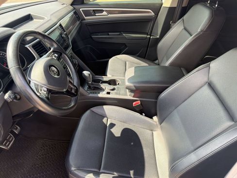 Used 2018 Volkswagen Atlas SE w/ R-Line Package AWD/4WD image 5