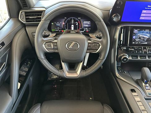 Used 2026 Lexus LX 700h Luxury AWD/4WD image 16