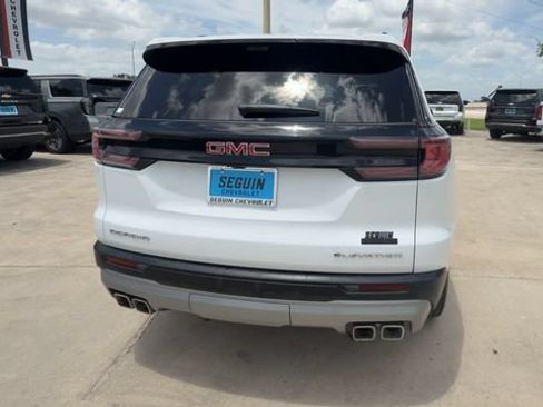 Certified 2026 GMC Acadia Elevation w/ Elevation Premium Package FWD image 7