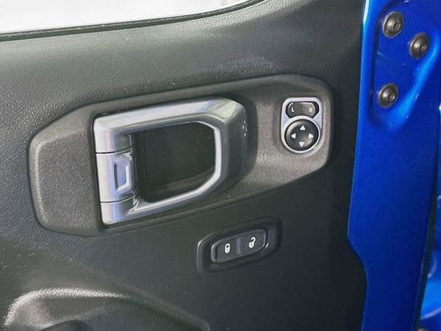 Used 2021 Jeep Gladiator Sport image 24