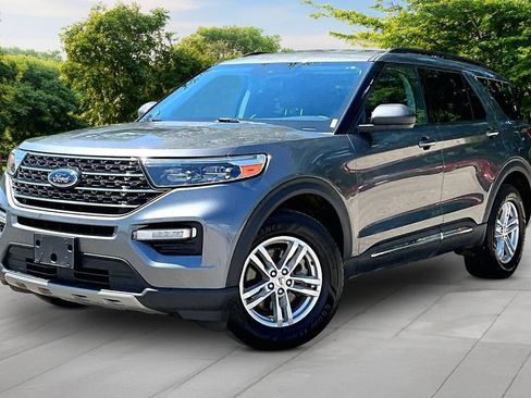 Certified 2023 Ford Explorer XLT w/ Equipment Group 202A AWD/4WD image 11