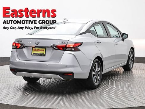 Used 2023 Nissan Versa SV FWD image 5