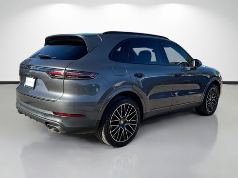Used 2019 Porsche Cayenne AWD image 3