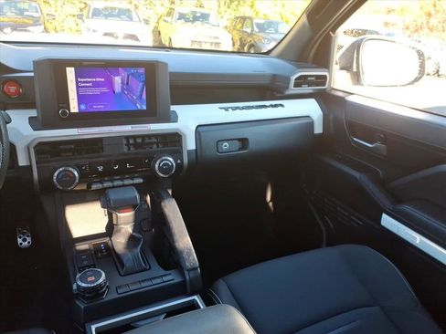 Used 2024 Toyota Tacoma TRD Sport image 12