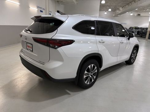 Used 2026 Toyota Highlander XLE AWD/4WD image 9