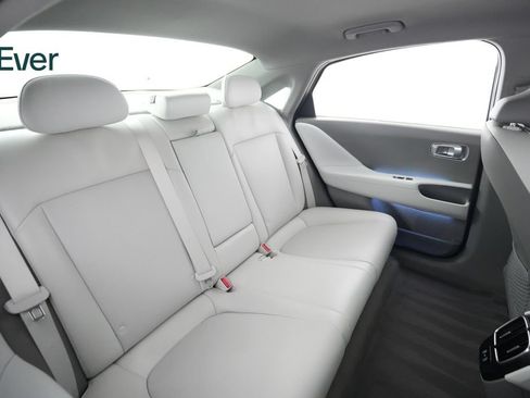 Used 2024 Hyundai Ioniq 6 SEL RWD image 5