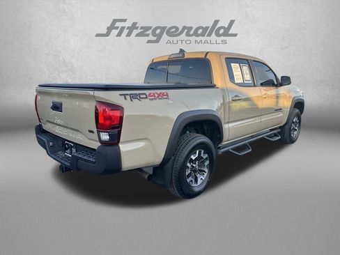 Used 2019 Toyota Tacoma TRD Off-Road image 7