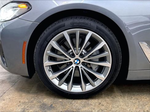 Used 2023 BMW 530i w/ Premium Package RWD image 12