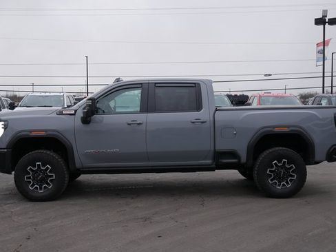 Used 2024 GMC Sierra 2500 AT4X image 9