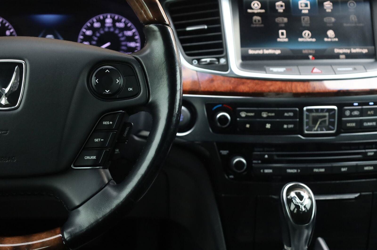 Used 2015 Hyundai Equus Signature RWD image 36