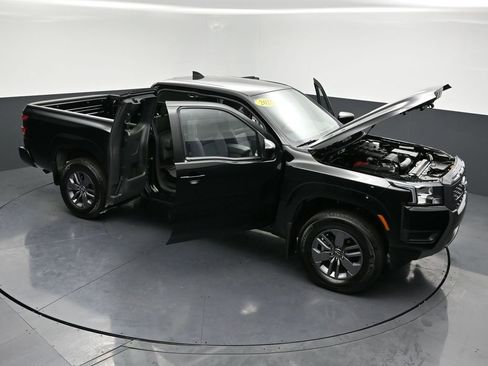 Used 2025 Nissan Frontier SV image 30