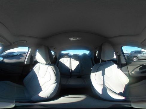 Used 2025 Hyundai Elantra Limited image 42