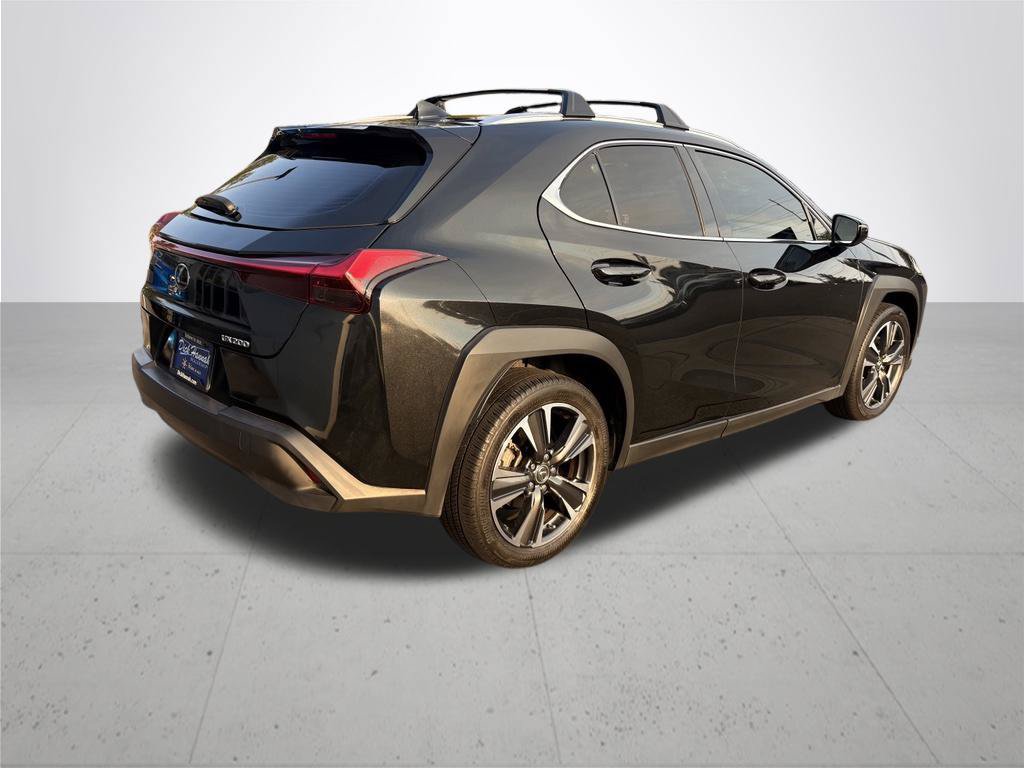 Used 2019 Lexus UX 200 w/ Accessory Package FWD image 6