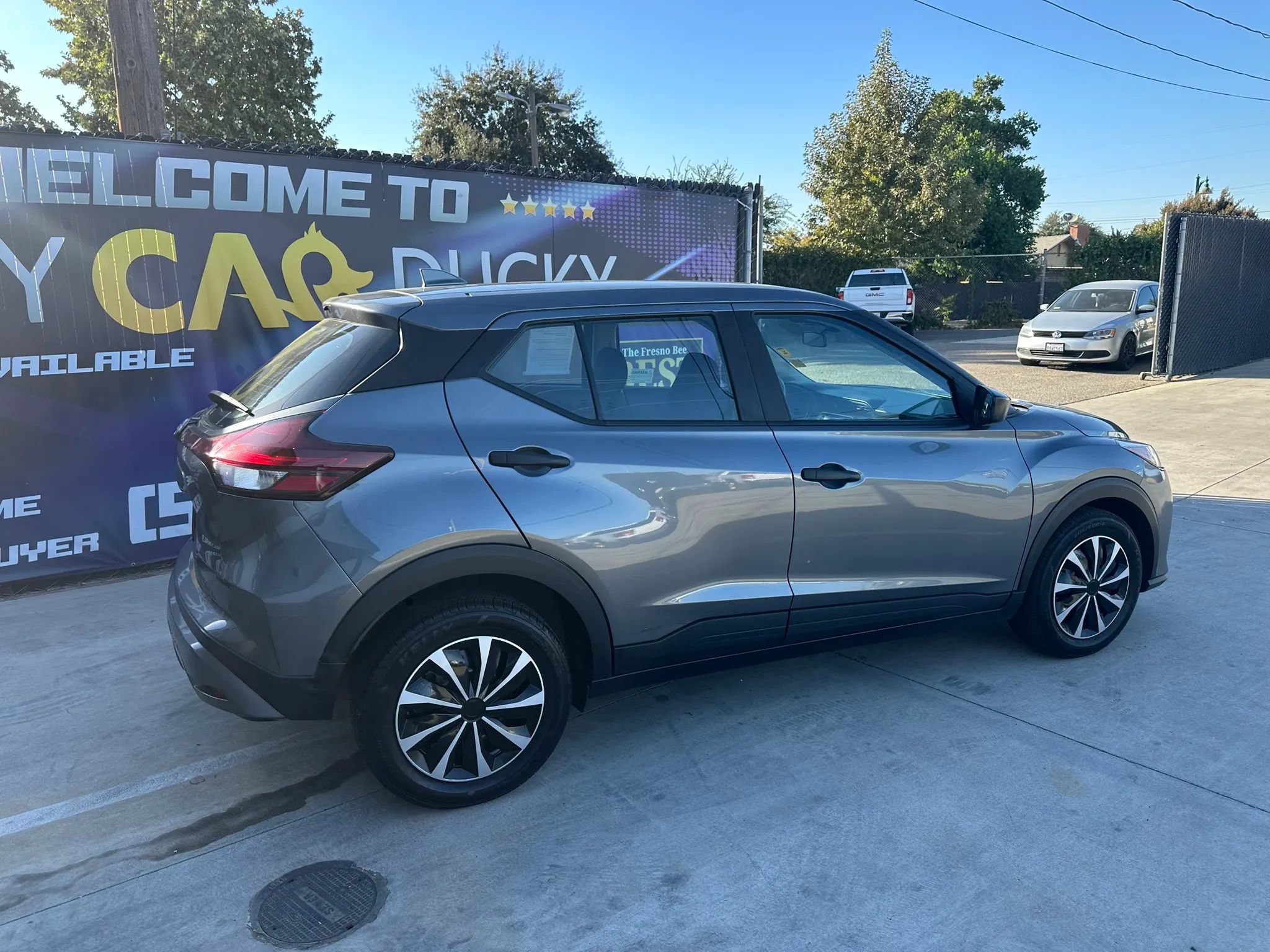 Used 2023 Nissan Kicks S FWD image 5