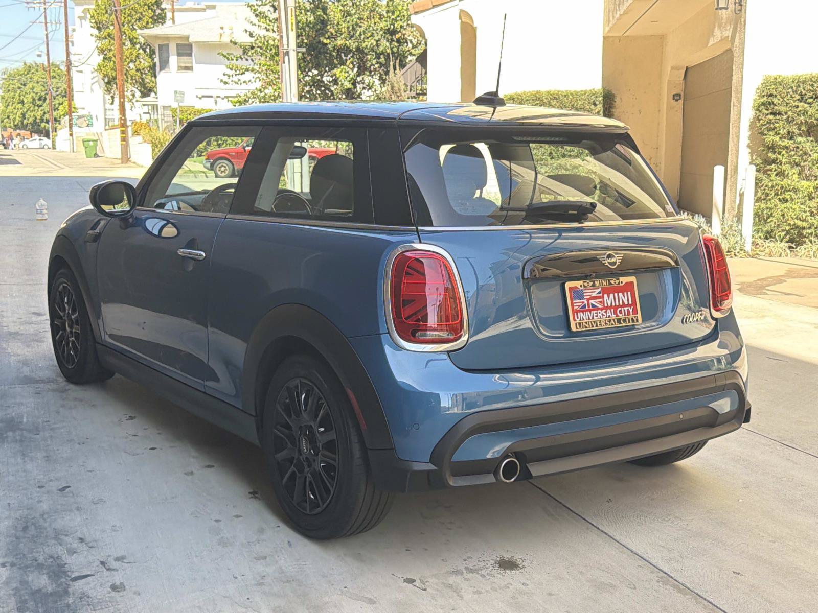 Used 2023 MINI Cooper 2-Door Hardtop FWD image 4