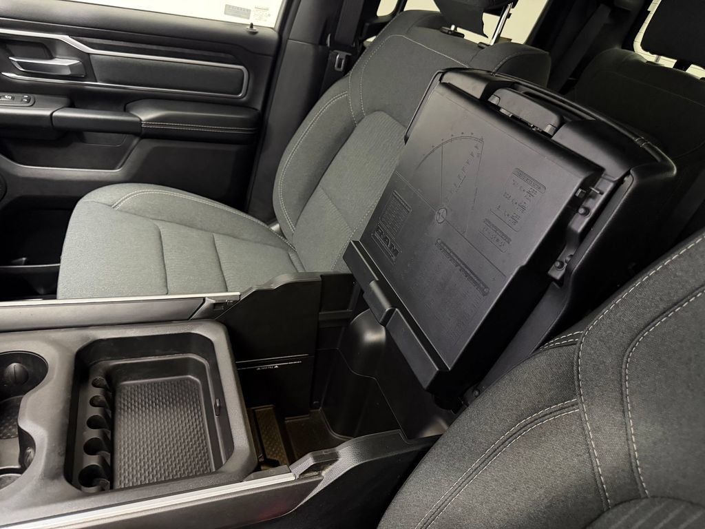 Used 2022 RAM 1500 Big Horn AWD/4WD image 31