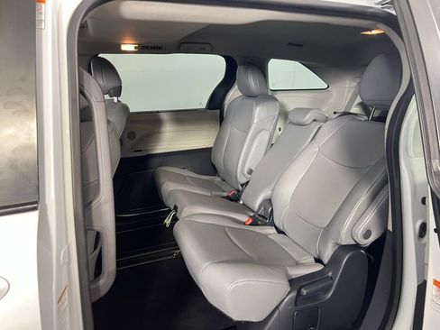 Used 2023 Toyota Sienna XLE image 25