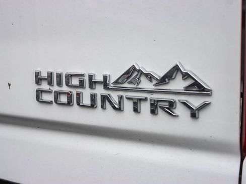 Used 2024 Chevrolet Silverado 2500 High Country w/ Technology Package image 10