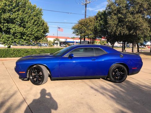 Used 2018 Dodge Challenger SXT w/ Blacktop Package image 2