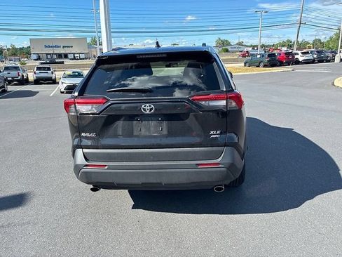 Used 2025 Toyota RAV4 XLE AWD/4WD image 10