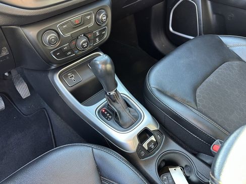 Used 2020 Jeep Compass Latitude image 28