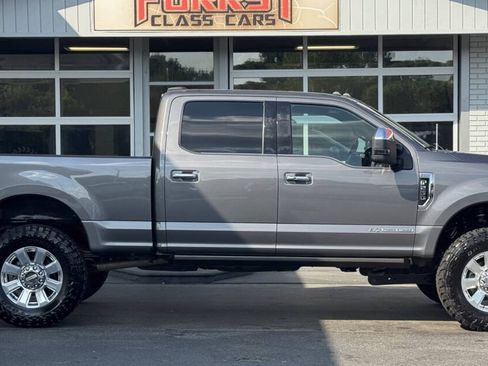 Used 2022 Ford F250 Platinum AWD/4WD image 2