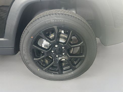 Used 2022 Jeep Compass Altitude image 11