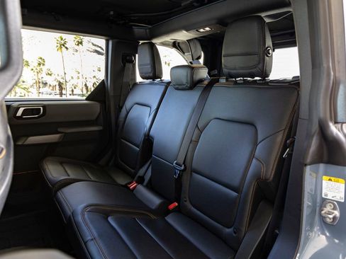 Used 2023 Ford Bronco Badlands image 27