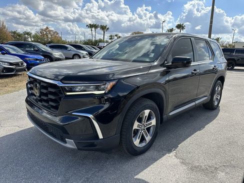 Used 2025 Honda Pilot EX-L image 8