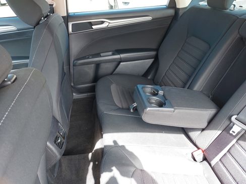 Used 2020 Ford Fusion SE image 16