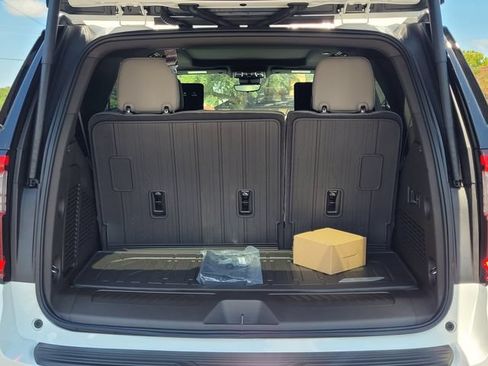 New 2026 GMC Yukon Elevation w/ Elevation Premium Package AWD/4WD image 8