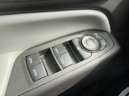 Certified 2024 Chevrolet Equinox LS image 24