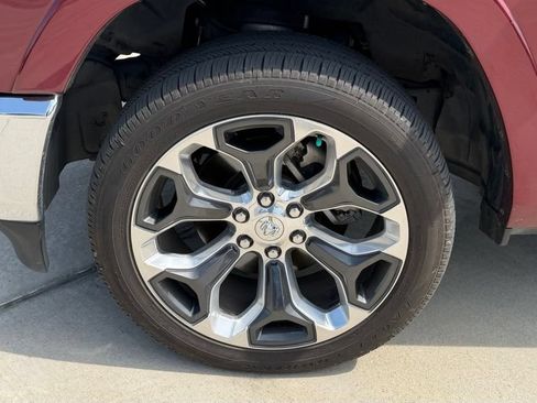 Used 2019 RAM 1500 Limited AWD/4WD image 10