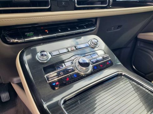 Used 2022 Lincoln Nautilus Reserve image 25