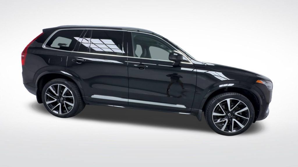 Used 2024 Volvo XC90 B6 Plus AWD/4WD image 9