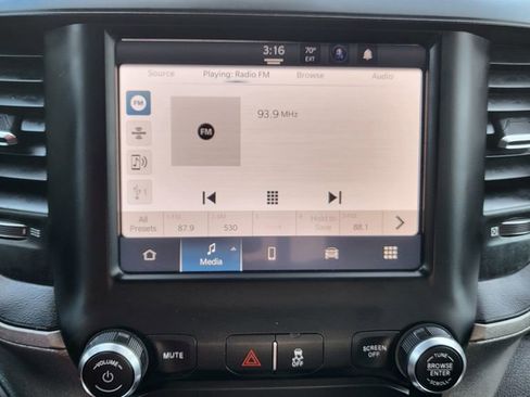 Used 2024 RAM 2500 Tradesman w/ Chrome Appearance Group image 29